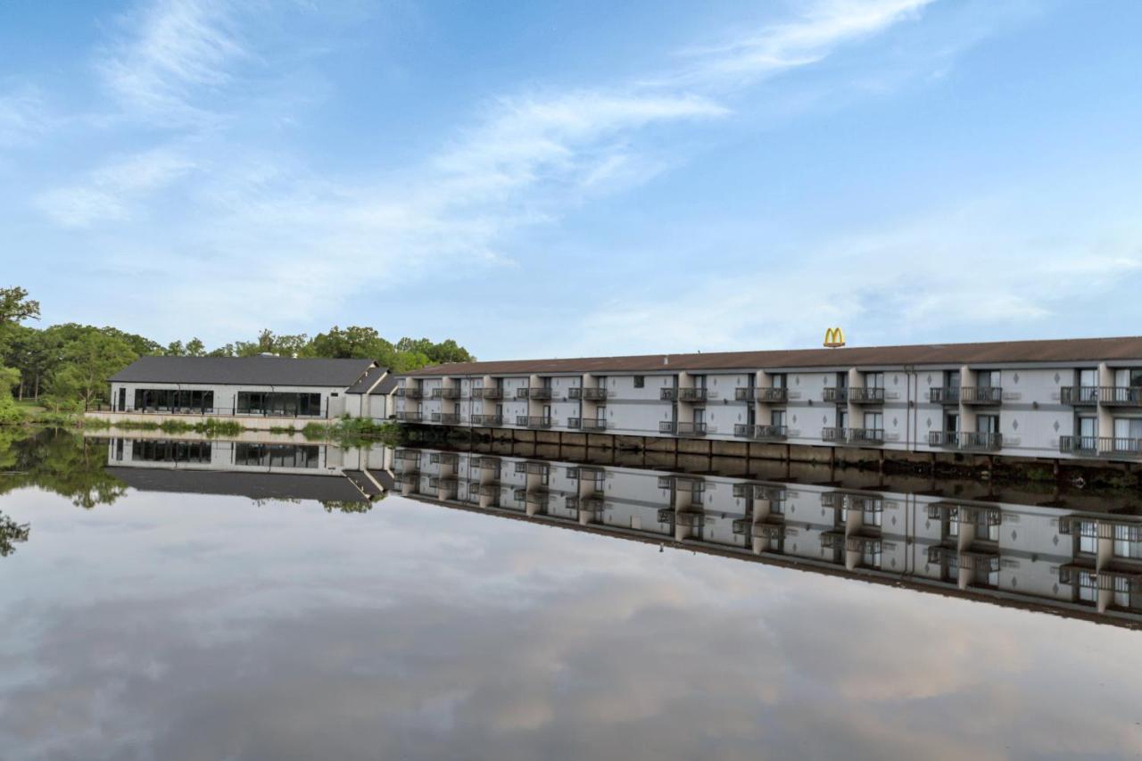 Waterbird Lakeside Inn Chesterton Esterno foto